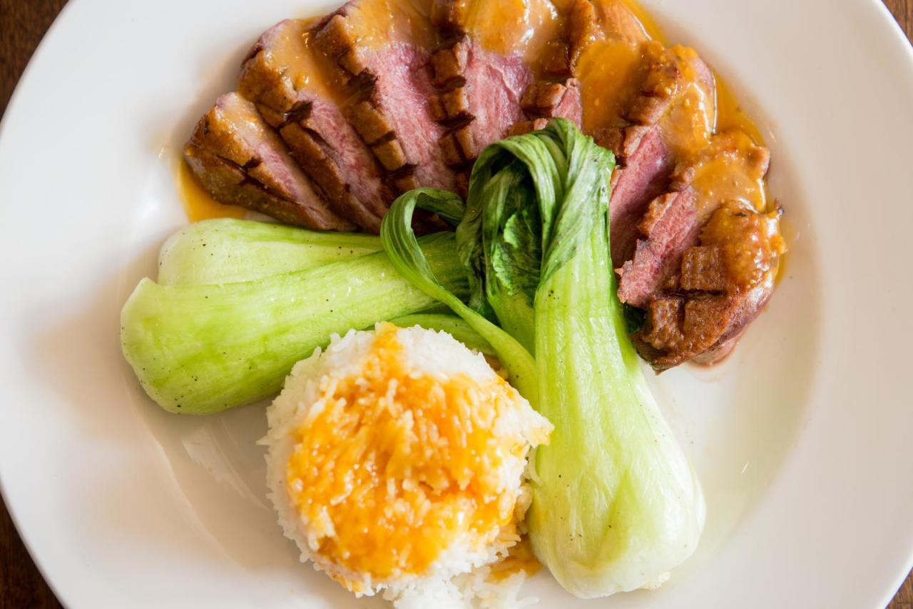 Bed and Breakfast Mount Edgcumbe Royal Tunbridge Wells Exterior foto A duck dish at the restaurant